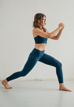 Kép betöltése a Galériamegjelenítőbe, Kék