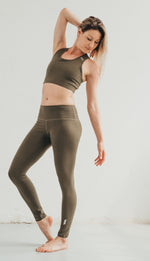 Kép betöltése a Galériamegjelenítőbe, Pasztell-Oliva