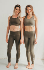 Kép betöltése a Galériamegjelenítőbe, Pasztell-Oliva