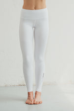 Kép betöltése a Galériamegjelenítőbe, Fehér