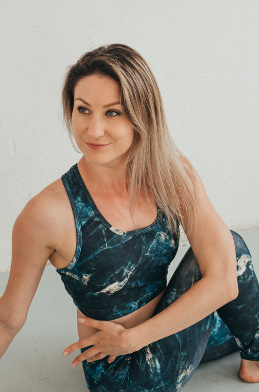 Prémium mintás Technikai sportmelltartó DARK STONE - PatentDuo