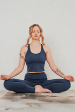 Kép betöltése a Galériamegjelenítőbe, Kék