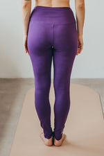 Kép betöltése a Galériamegjelenítőbe, Lila