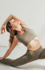 Kép betöltése a Galériamegjelenítőbe, Oliva