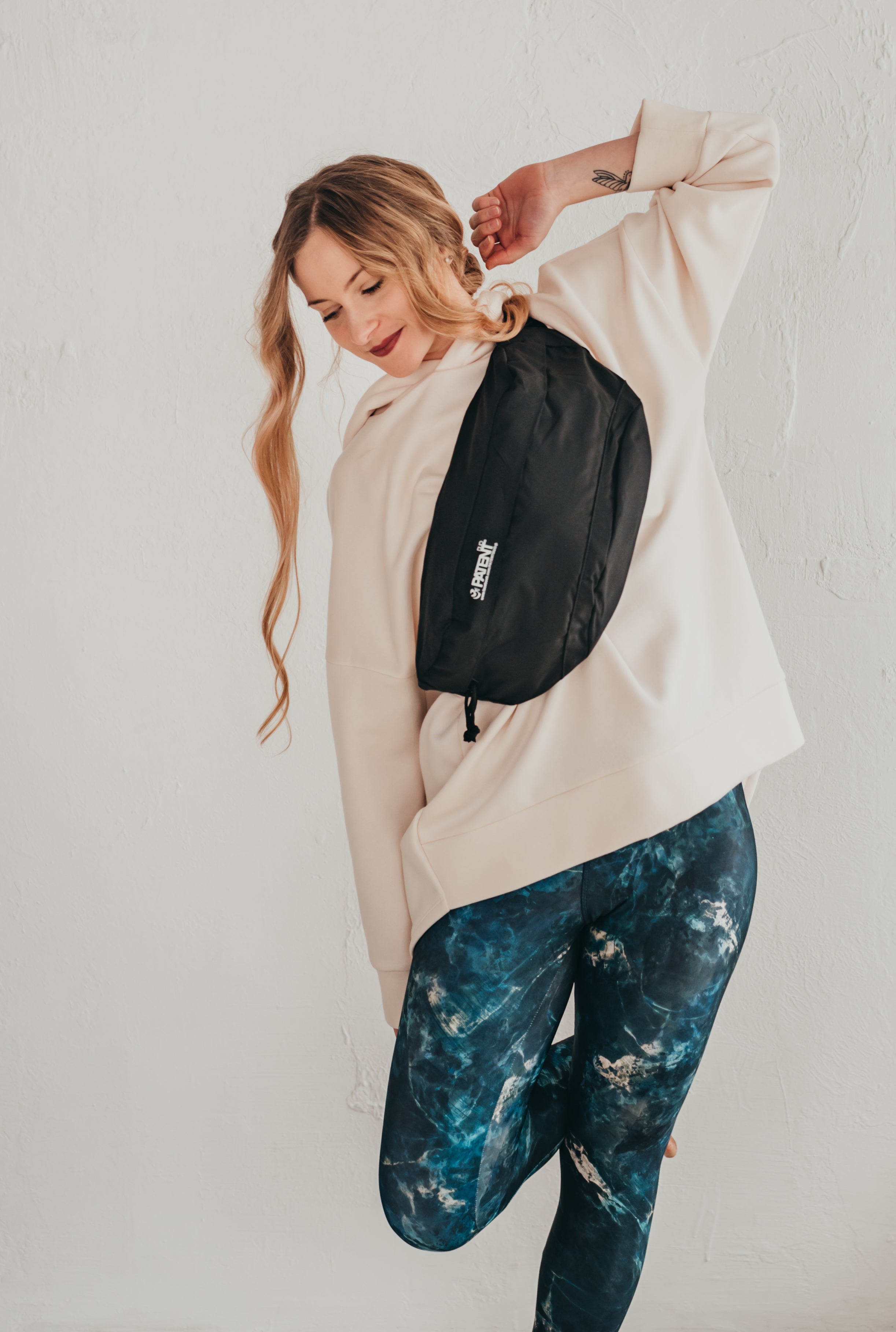 Övtáska Crossbag – PATENTDUO - PatentDuo