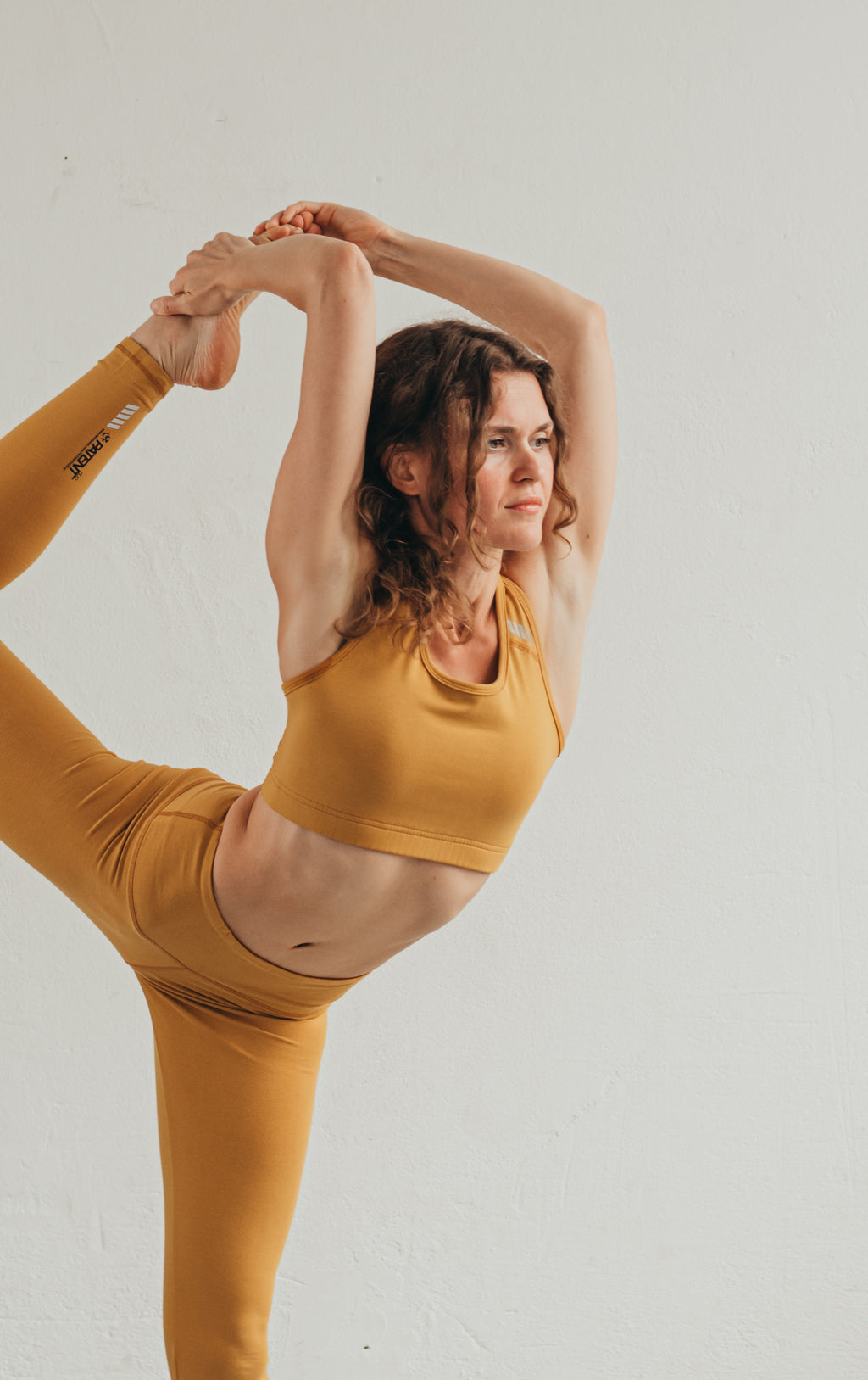 Napsárga organikus pamut overál cica nadrág leggings szet joga pilatesre gym io pamut yoga póz fa