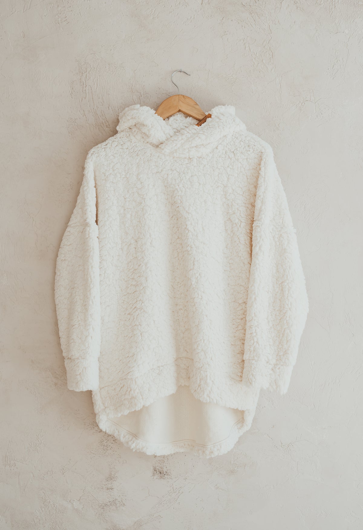 Magas minőségű sherpa oversize jóga pilates pulóver részlet, letisztult minimal design, slow fashion PatentDuo darab