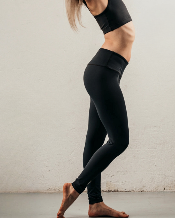 Thermo bélelt organikus pamut leggings belső puha, meleg tapintású felülete, OEKO-TEX Standard 100 minősítésű anyag – Fekete