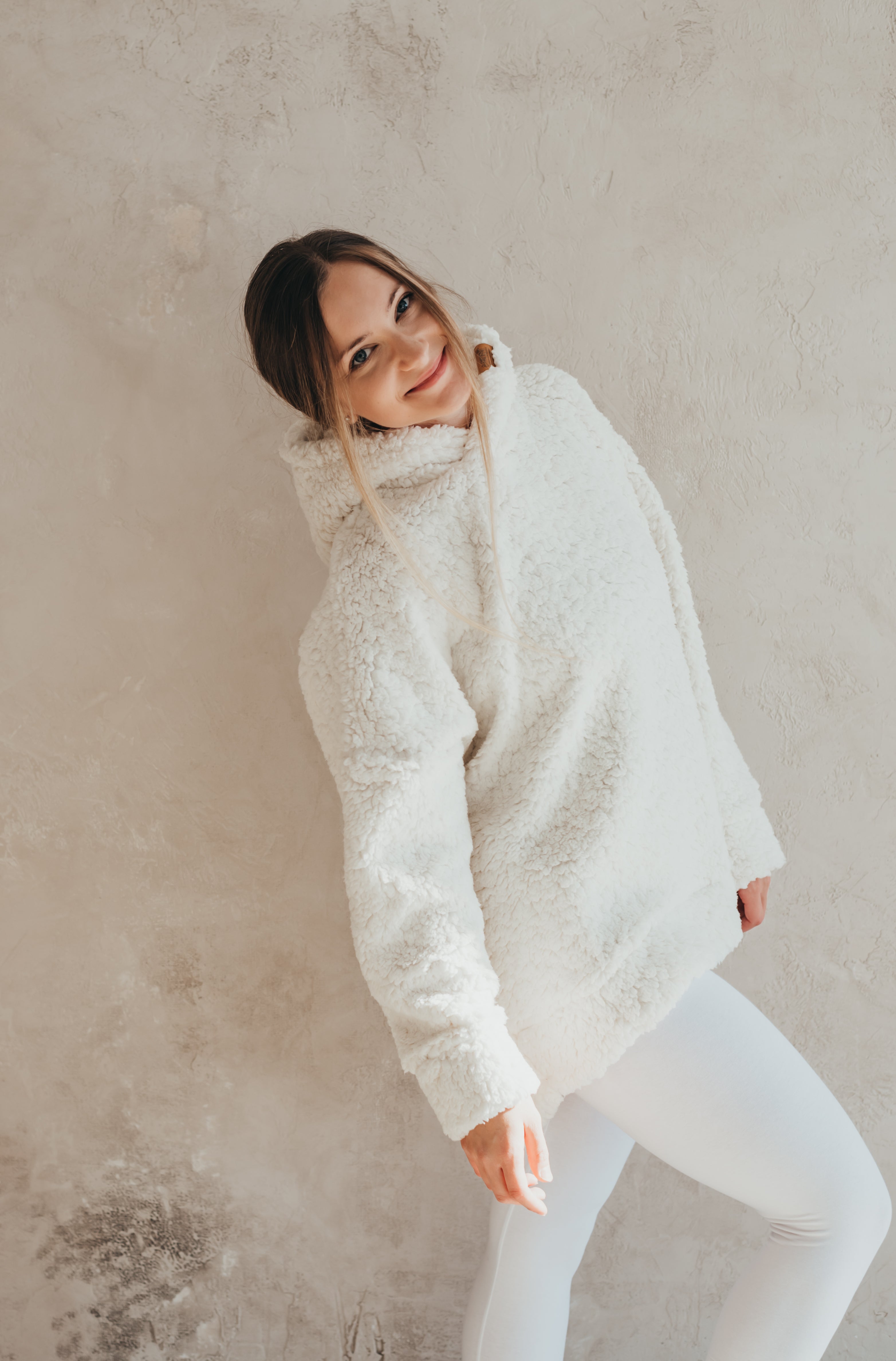 Magas minőségű sherpa oversize jóga pilates pulóver részlet, letisztult minimal design, slow fashion PatentDuo darab